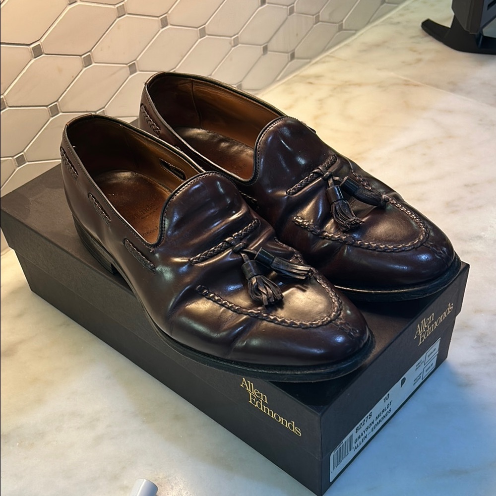 Allen Edmonds Grayson Merlot Leather Loafers Slip-On (Color: Merlot not Black)